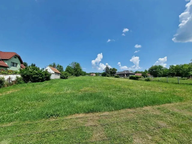 Eladó telek Cserszegtomaj 3010 nm