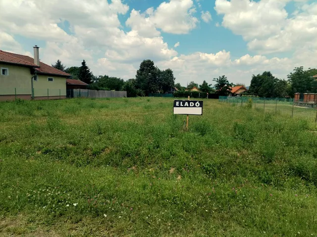 Eladó telek Balatonberény 1457 nm