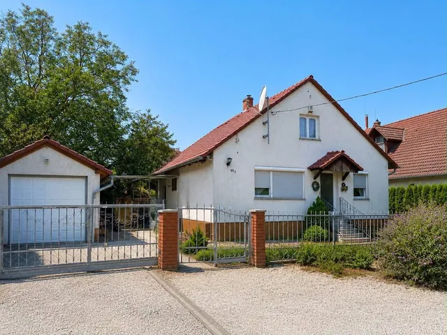 Eladó ház Balatonberény 212 nm