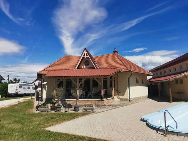 Eladó ház Balatonszentgyörgy 195 nm