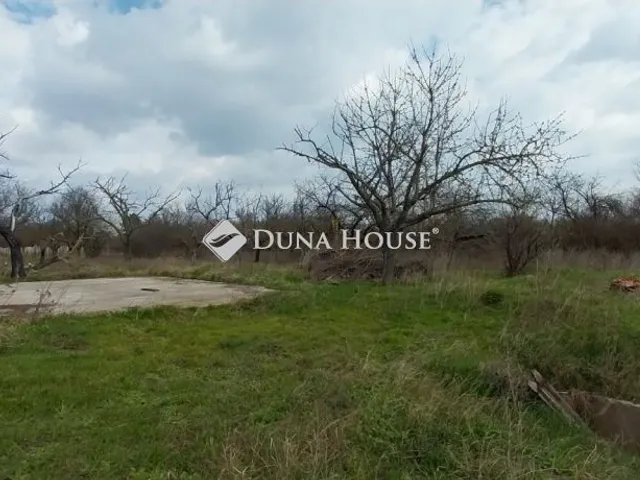 Eladó telek Aszófő 2054 nm