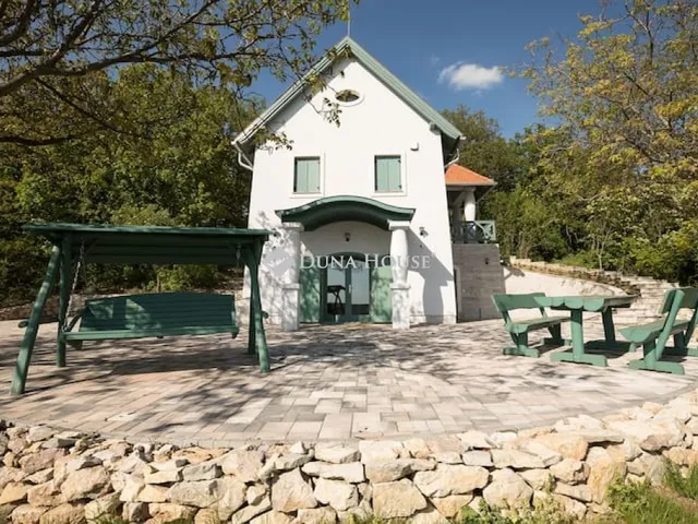 Eladó ház Pécsely 110 nm
