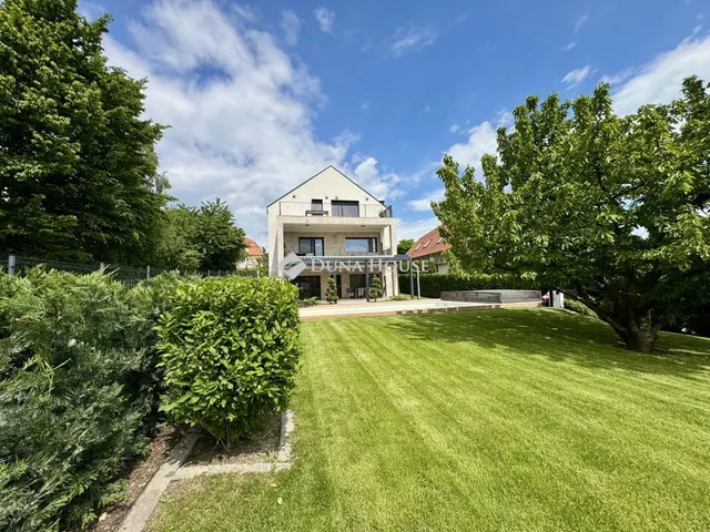 Eladó lakás Balatonfüred 136 nm