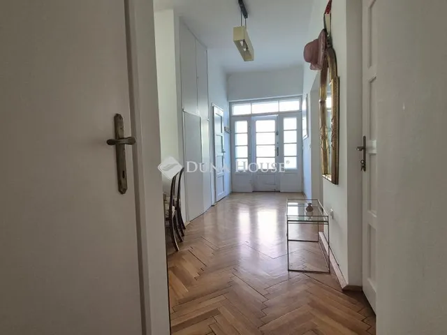 Eladó nyaraló Balatonfüred 95 nm