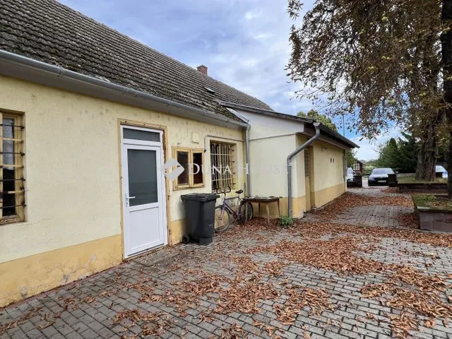 Eladó kereskedelmi és ipari ingatlan Tótvázsony, Magyar utca 234 nm