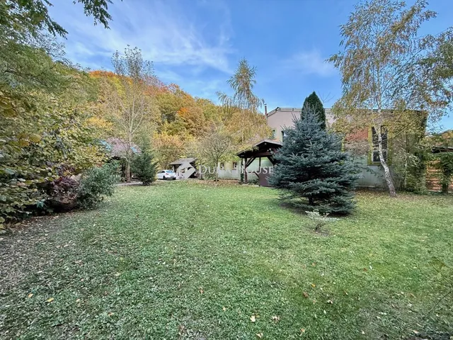 Eladó kereskedelmi és ipari ingatlan Ajka 430 nm