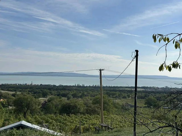 Eladó telek Balatonakali 6477 nm