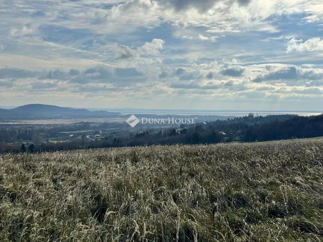 Eladó telek Lesencefalu 37840 nm