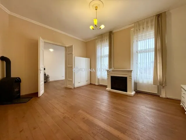 Eladó lakás Pápa 112 nm