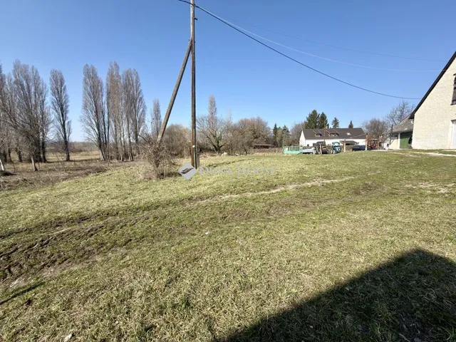 Eladó telek Örvényes 925 nm