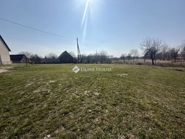 Eladó telek Örvényes 925 nm