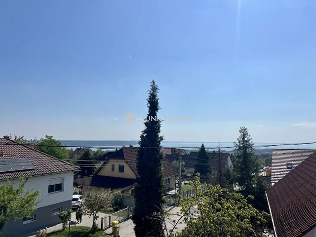 Eladó ház Balatonalmádi 338 nm