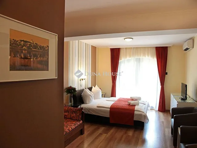 Eladó kereskedelmi és ipari ingatlan Tihany 694 nm