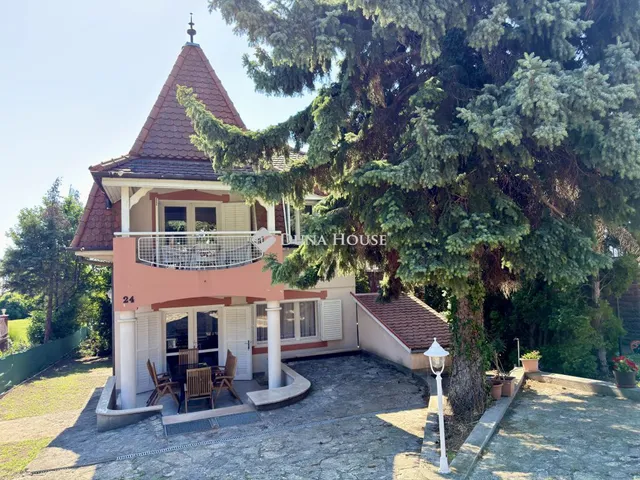 Eladó nyaraló Balatonalmádi 160 nm