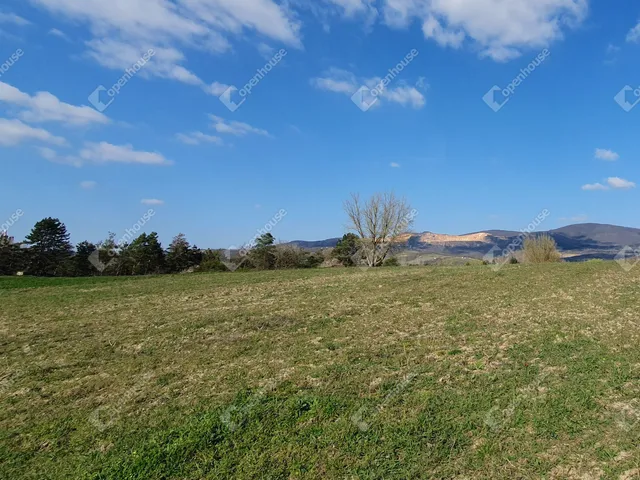 Eladó telek Vác 900 nm