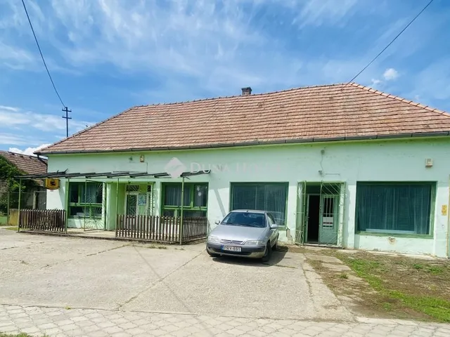 Eladó ház Belecska 240 nm