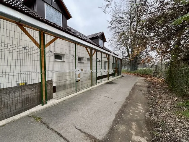 Kiadó ház Dunaföldvár, Hunyadi park 150 nm