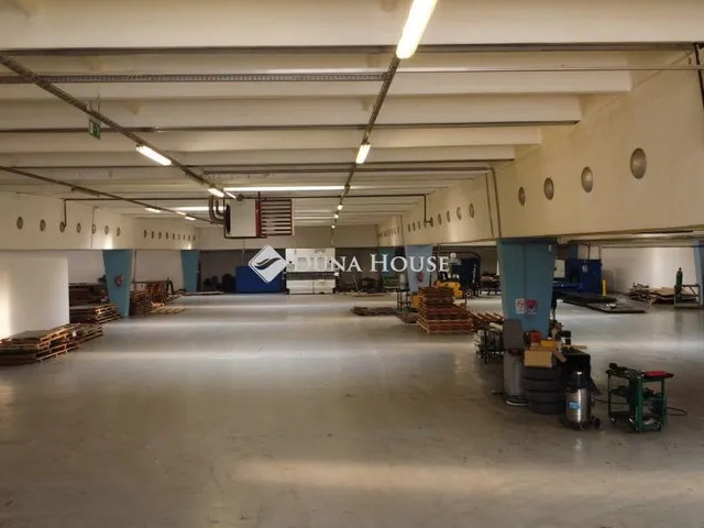 Eladó kereskedelmi és ipari ingatlan Tolna 1988 nm
