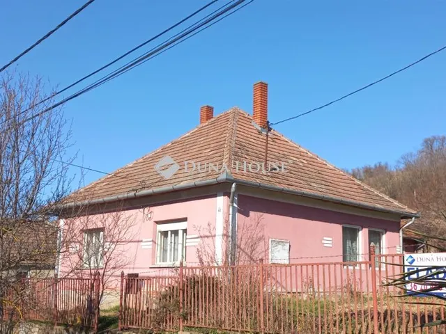 Eladó ház Kölesd 73 nm