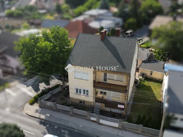 Eladó ház Paks 152 nm