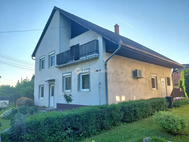 Eladó ház Simontornya 200 nm
