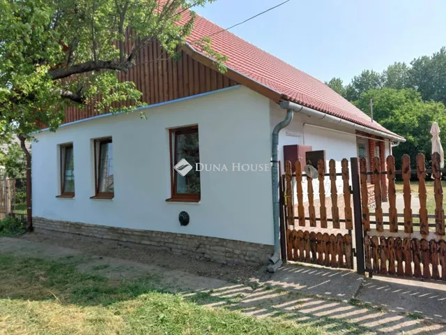 Eladó ház Györköny 84 nm