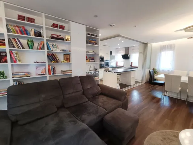 Eladó lakás Szekszárd 100 nm