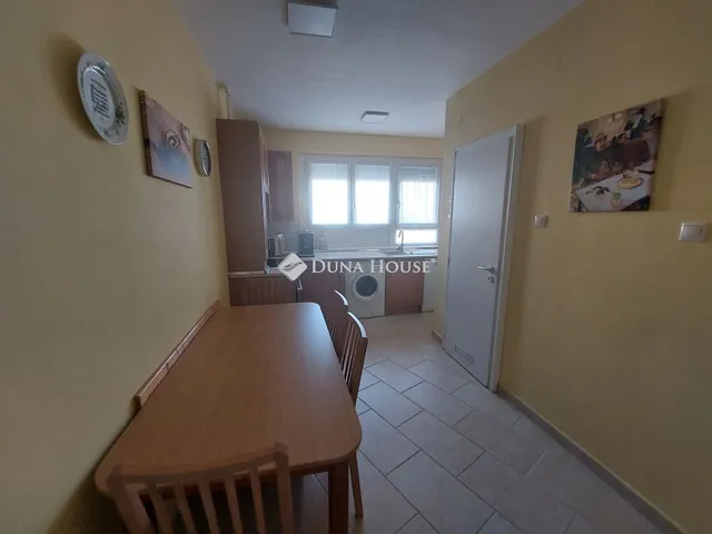 Eladó lakás Paks 54 nm