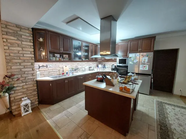 Eladó ház Paks 130 nm