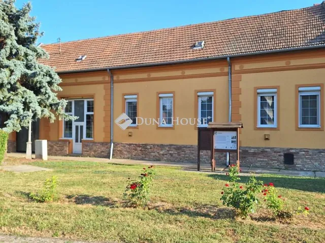 Eladó ház Bátaszék 150 nm