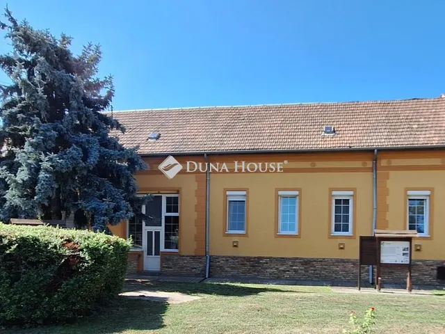 Eladó ház Bátaszék 150 nm