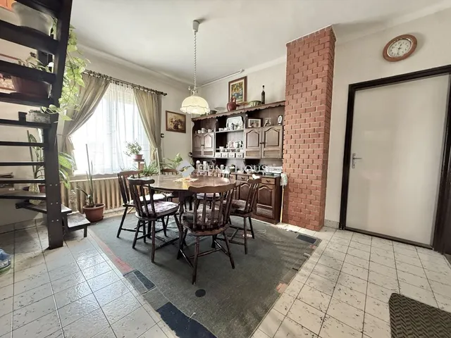 Eladó ház Paks, Búzavirág utca 100 nm