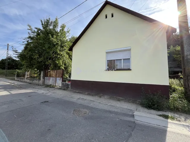 Eladó ház Báta 96 nm
