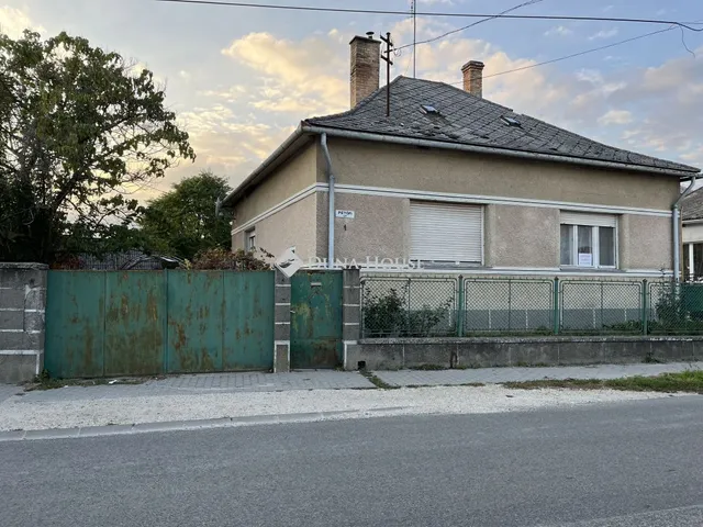 Eladó ház Bölcske 97 nm