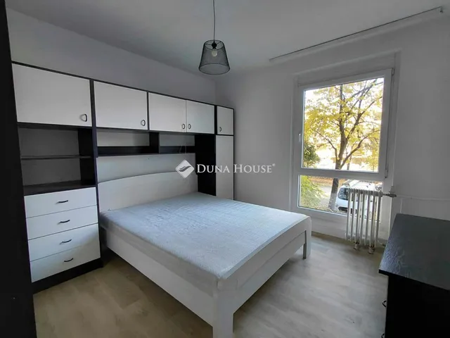 Eladó lakás Paks 59 nm