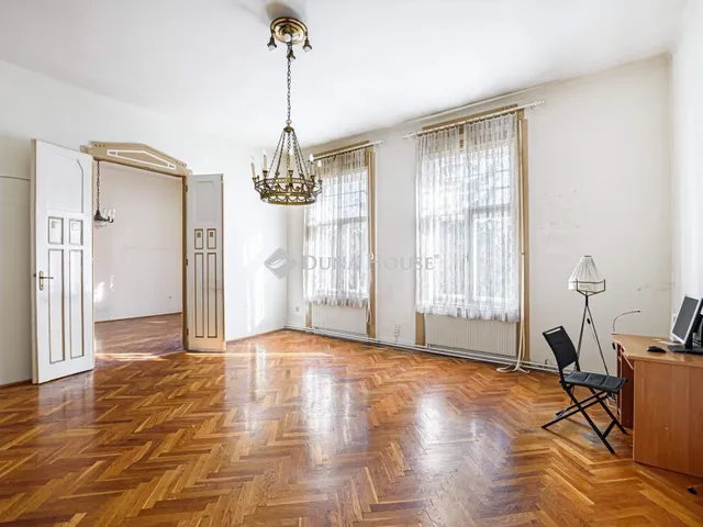 Eladó lakás Budapest I. kerület, Zsolt utca 140 nm