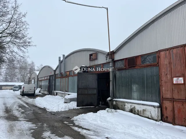 Kiadó kereskedelmi és ipari ingatlan Fadd 13067 nm