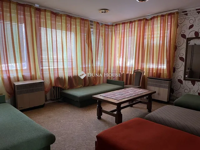 Kiadó ház Fadd 140 nm