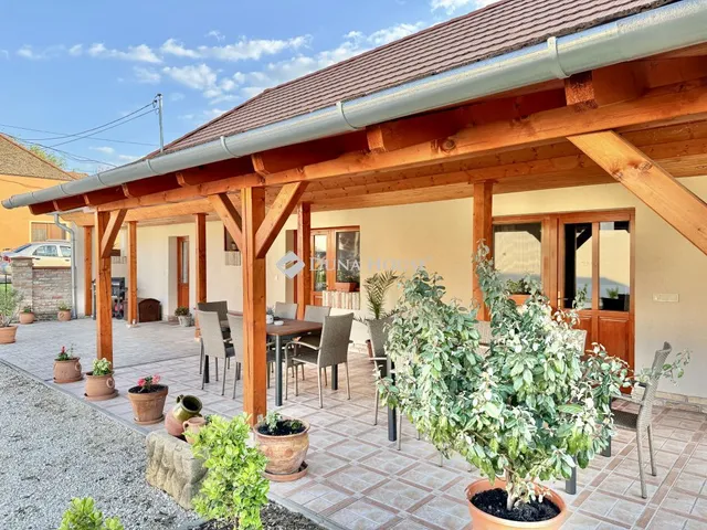 Kiadó ház Németkér 120 nm