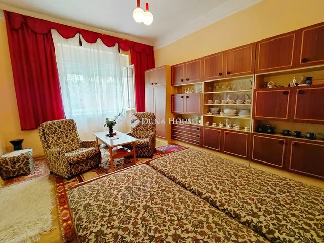 Eladó ház Paks, Béke utca 128 nm