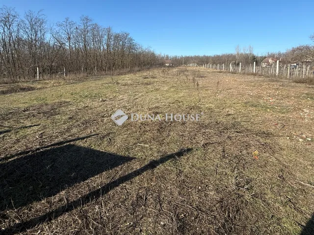 Eladó telek Paks 3751 nm