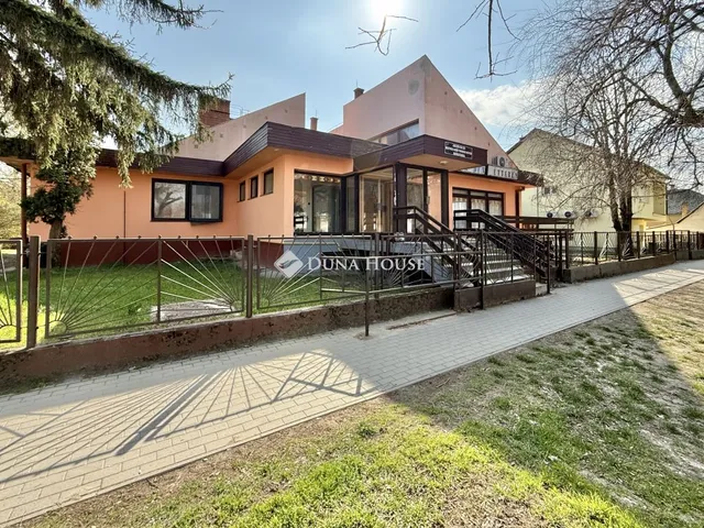 Eladó kereskedelmi és ipari ingatlan Bölcske 410 nm