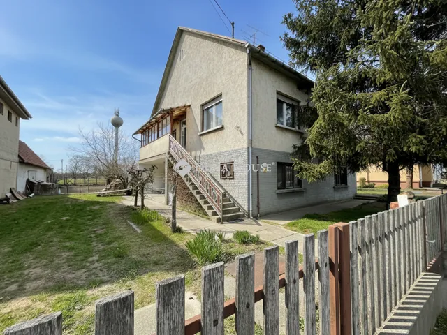 Eladó ház Szedres 191 nm