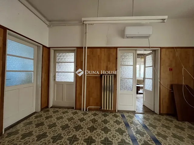 Eladó ház Szedres 191 nm