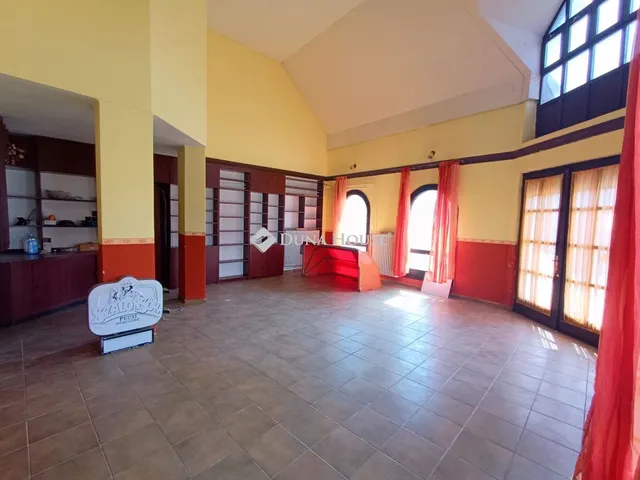 Eladó ház Tolna 300 nm