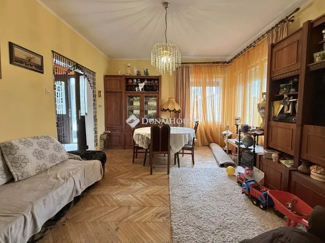 Eladó ház Paks 136 nm