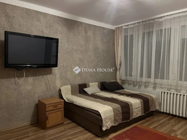 Kiadó lakás Paks 54 nm