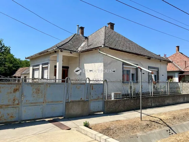 Eladó ház Németkér 85 nm