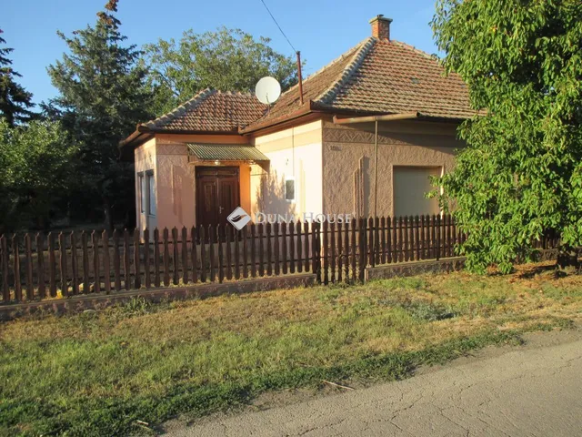 Eladó ház Hunya, Alkotmány út 87 nm