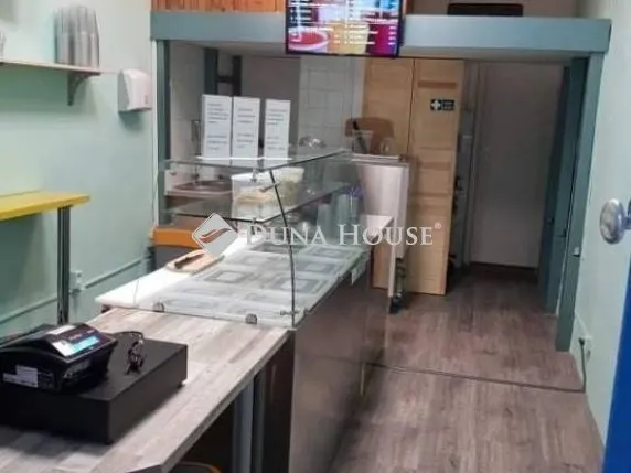 Eladó kereskedelmi és ipari ingatlan Budapest VIII. kerület, Vas utca 22 nm